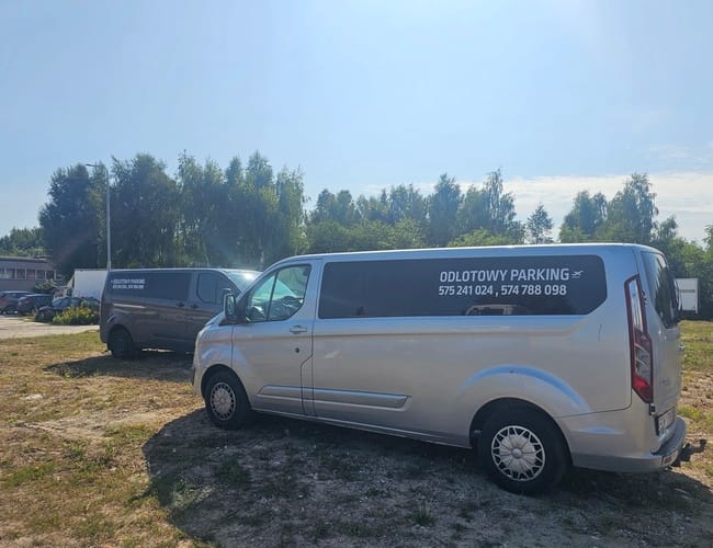 Odlotowy Parking Mado - parking lotnisko Łódź-Lublinek - zdjęcie 5