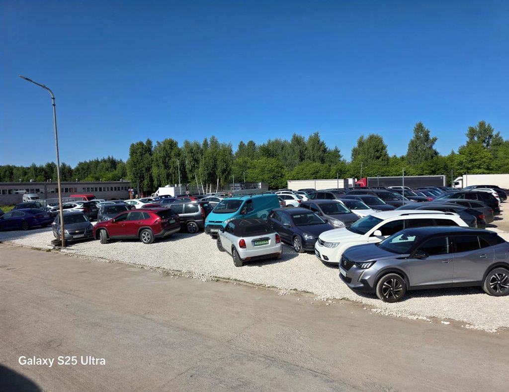 Odlotowy Parking Mado - parking lotnisko Łódź-Lublinek - zdjęcie 4