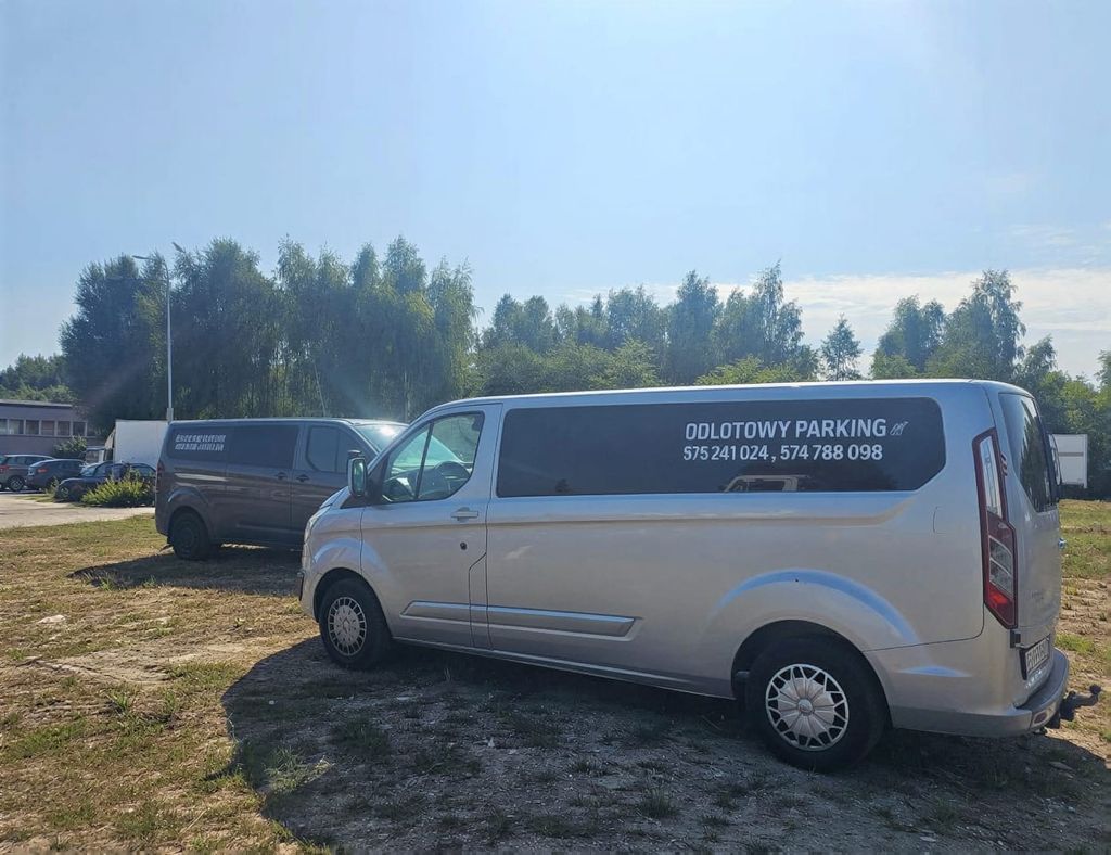 Odlotowy Parking Mado - parking lotnisko Łódź-Lublinek - zdjęcie 5