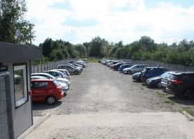 Zdjęcie parkingu Pienista 32 Łódź przy lotnisku